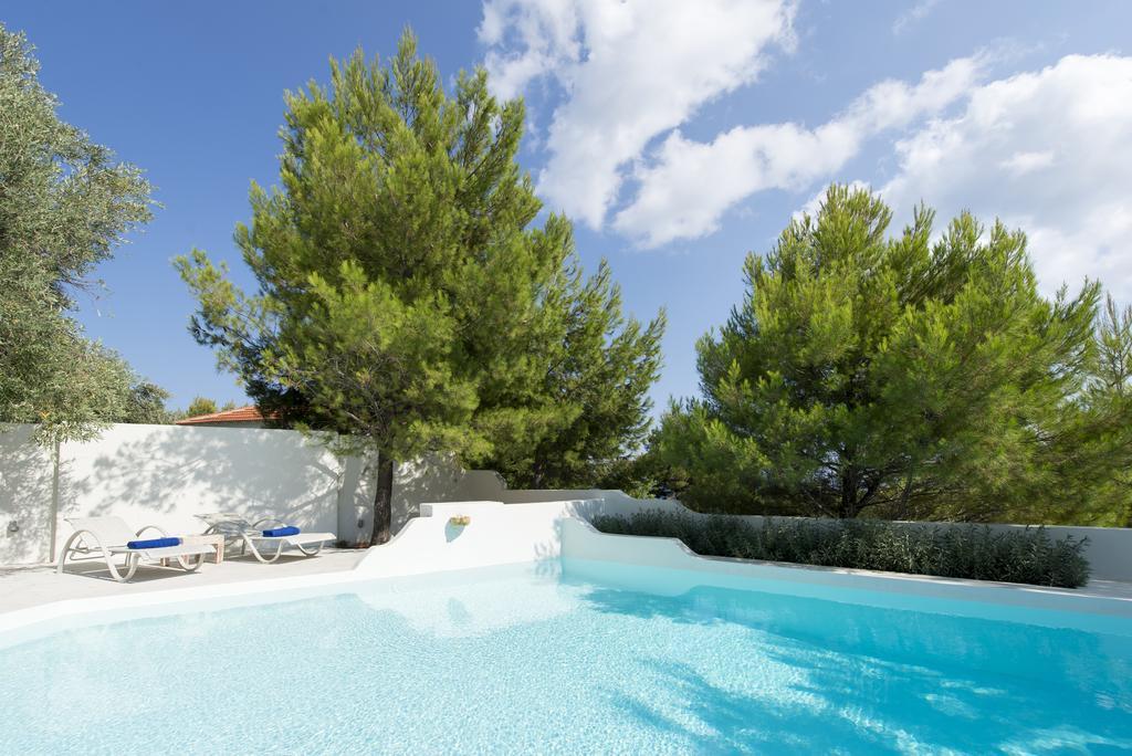 Anemolia Villas With Private Pools Near The Most Beautiful Beaches Of Alonissos Isomata Eksteriør bilde